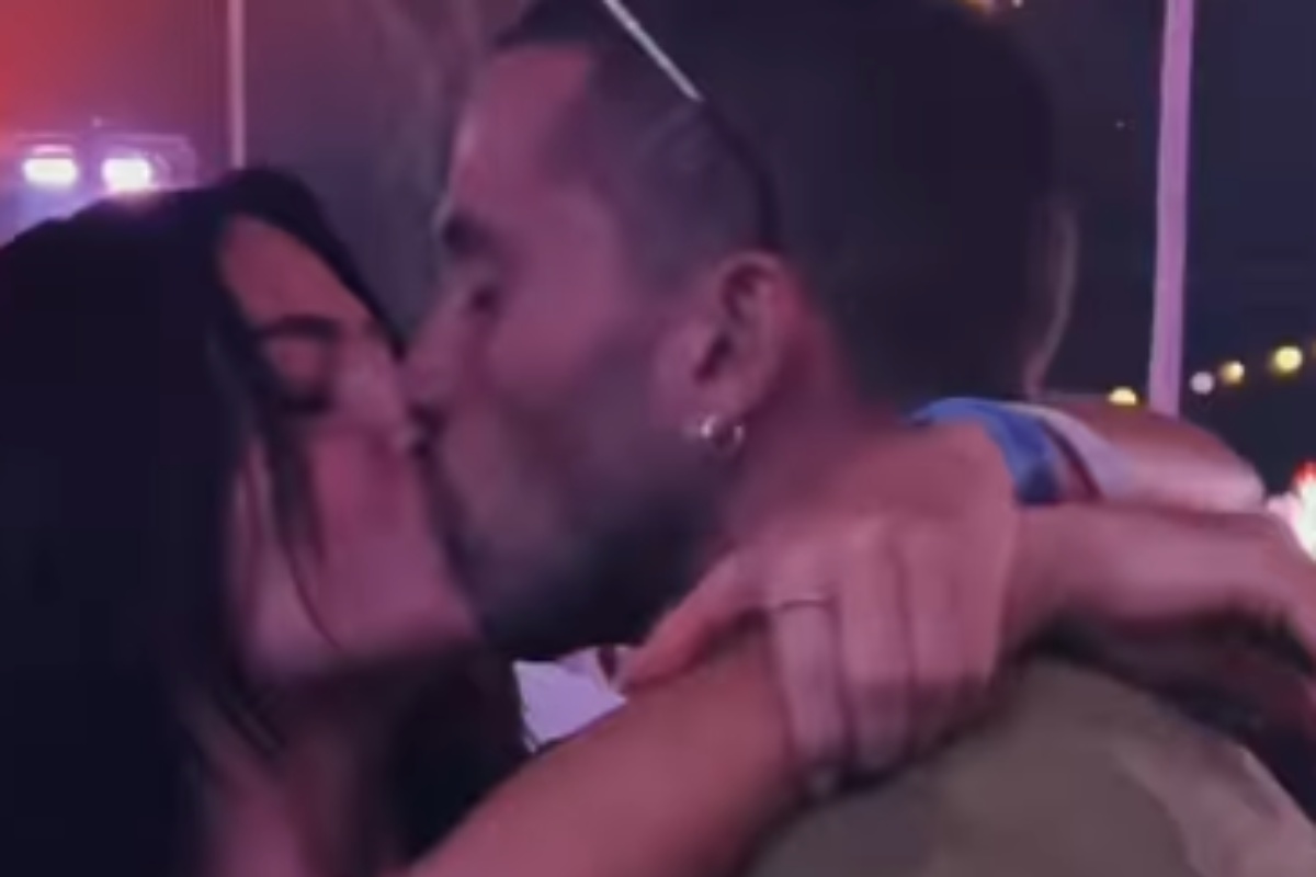 jade picon e andré lamoglia se beijando