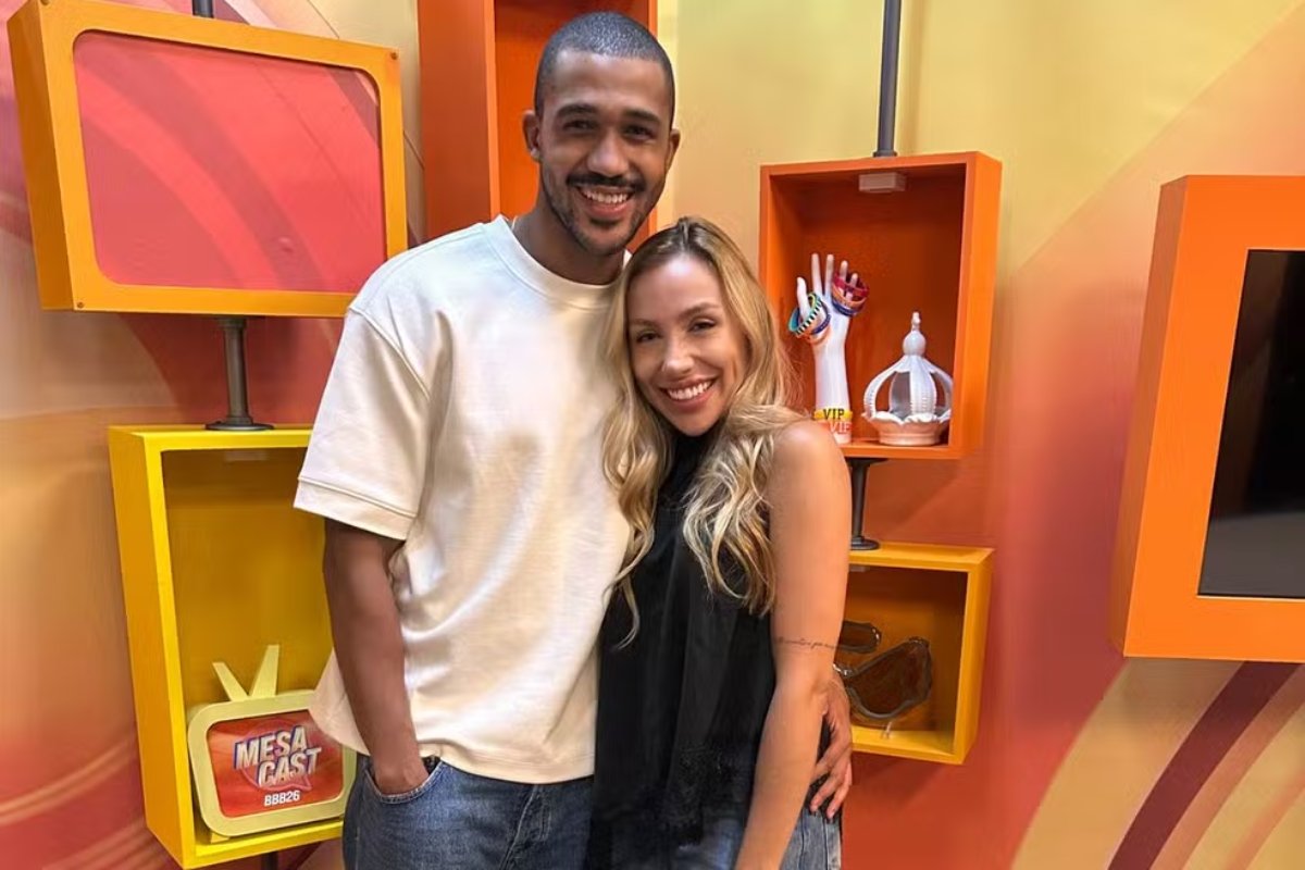 Matheus e a namorada, Ana Clara, comentam participação do ex-brother no BBB 26