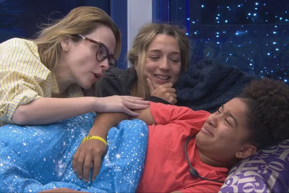 Milena chora no BBB 26 por ficar longe do seu grupo na Xepa: 'Estou chateada de estar no VIP'