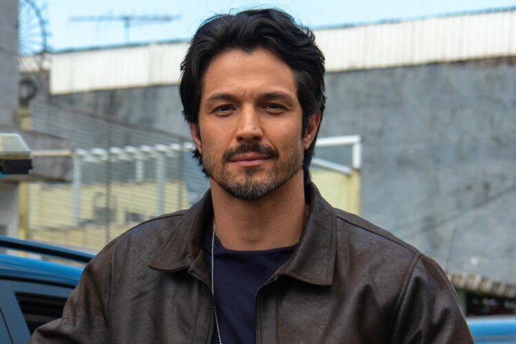 Paulinho (Romulo Estrela) em Três Graças