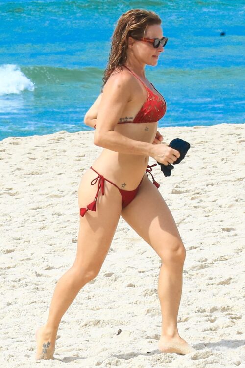 Rita Guedes na praia