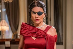 Sandra/Baronesa Dechamps (Flávia Alessandra) em Êta Mundo Melhor