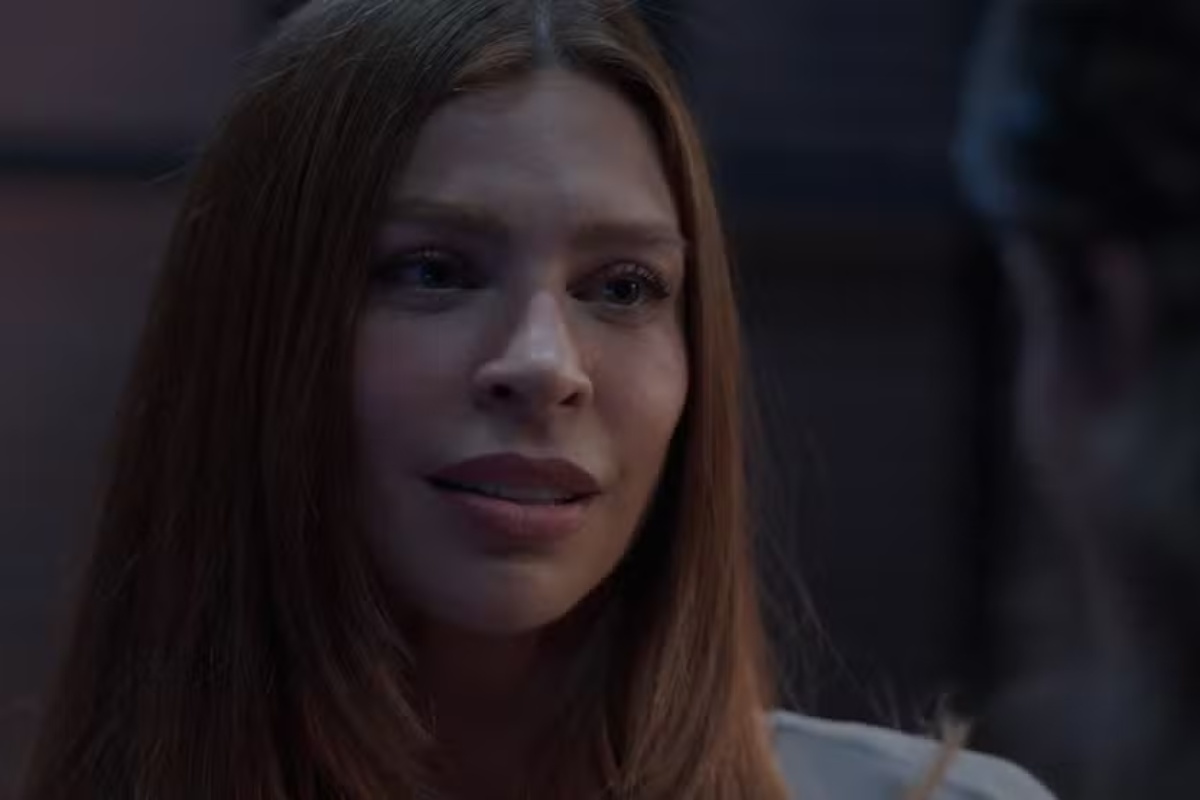 Gerluce (Sophie Charlotte) e Arminda (Grazi Massafera) trocam ofensas em