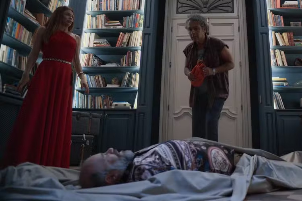 Arminda (Graz Massafera) faz proposta para Joaquim (Marcos Palmeira) em Três Graças