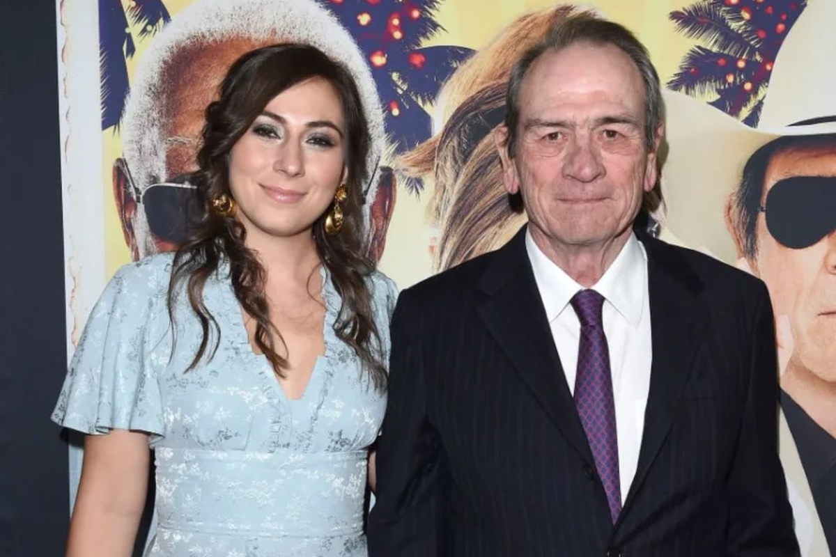 Victoria Jones e o pai, Tommy Lee Jones