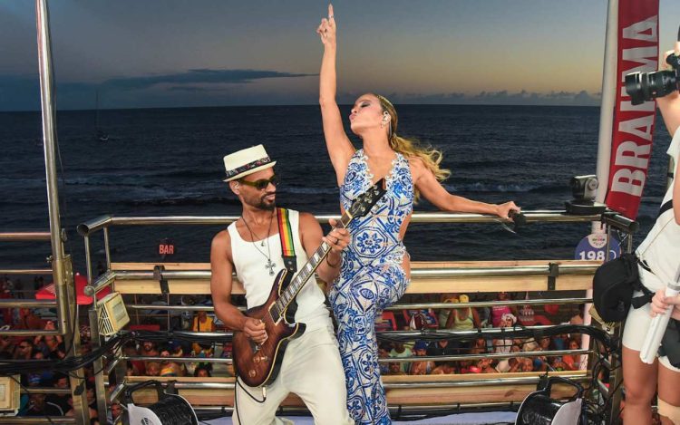 Claudia Leitte faz show no Circuito Barra Ondina no Carnaval de Salvador Fotos_ Webert Belicio _ AgNews (2)