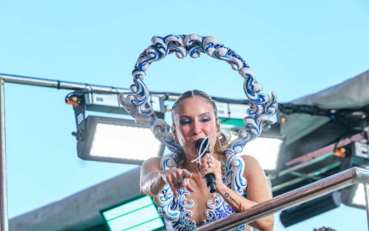 Claudia Leitte faz show no Circuito Barra Ondina no Carnaval de Salvador Fotos_ Webert Belicio _ AgNews (2)