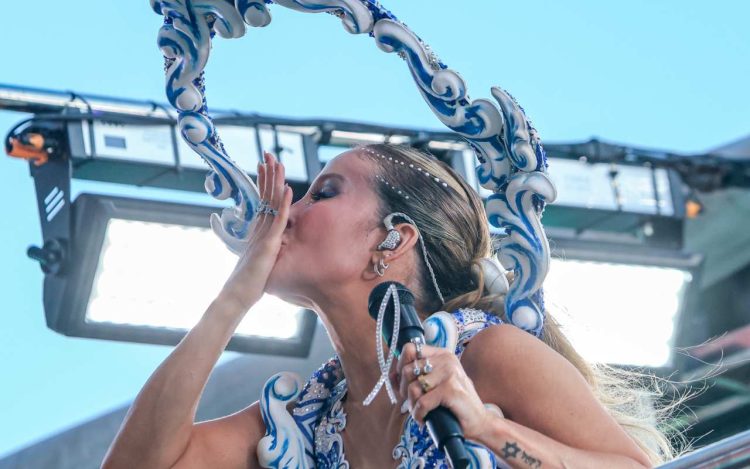 Claudia Leitte faz show no Circuito Barra Ondina no Carnaval de Salvador Fotos: Webert Belicio / AgNews