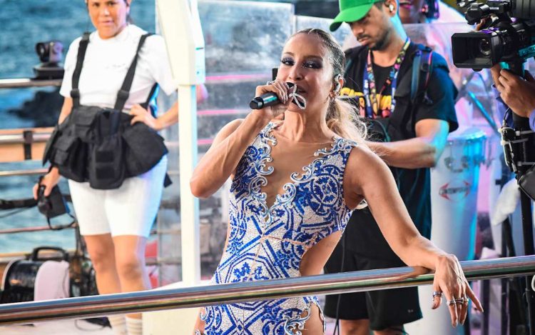 Claudia Leitte faz show no Circuito Barra Ondina no Carnaval de Salvador Fotos_ Webert Belicio _ AgNews (2)