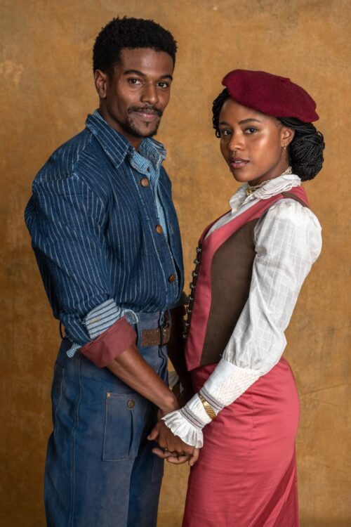 Duda Santos e Ronald Sotto interpretam o casal protagonista Alika e Tonho