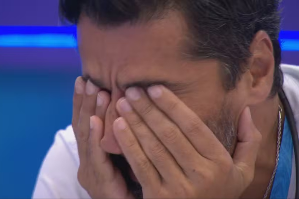 Alberto Cowboy se emociona com vídeo de esposa no Presente do Anjo no BBB 26