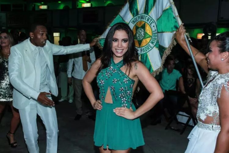 Anitta já desfilou na Mocidade