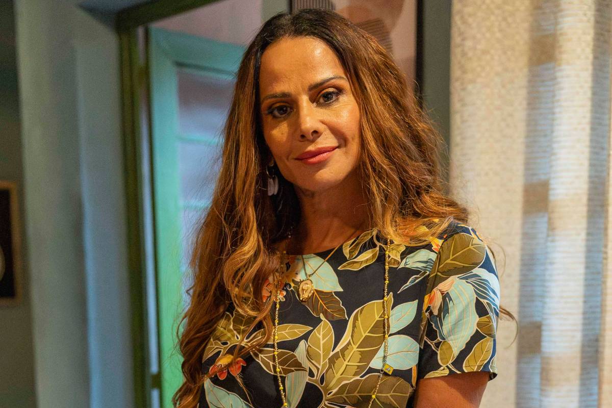 Consuelo (Viviane Araújo) em Três Graças