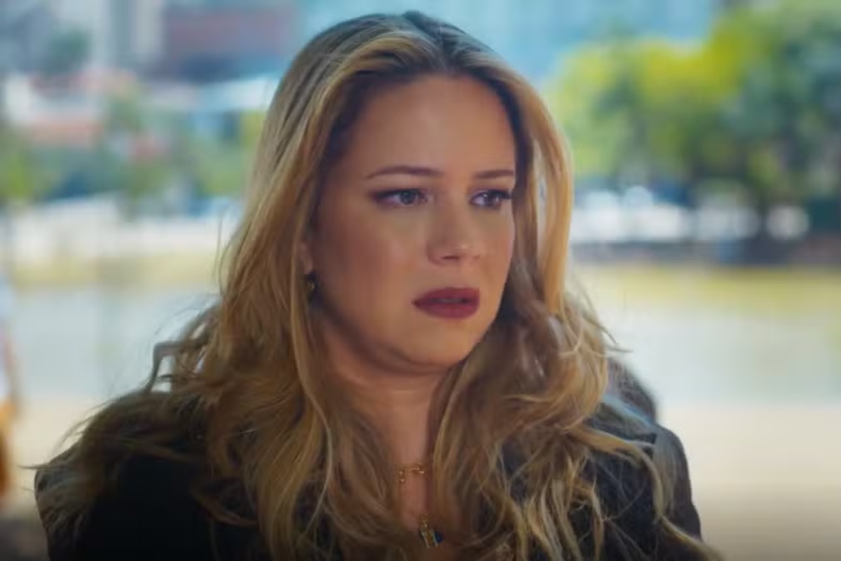 Coração Acelerado: flashback mostra como Zilá fez da vida da mãe de Leandro um inferno