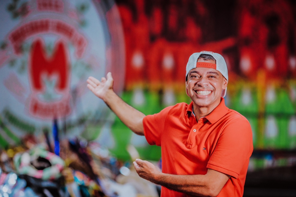 Emerson Dias é o intérprete da MUM