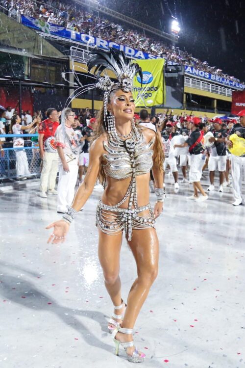 Juliana Paes no ensaio da Viradouro