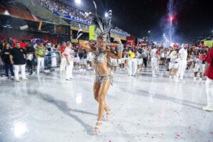 Juliana Paes no ensaio da Viradouro
