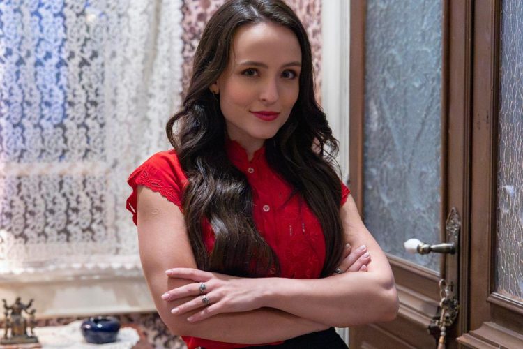 Estela (Larissa Manoela) em Êta Mundo Melhor