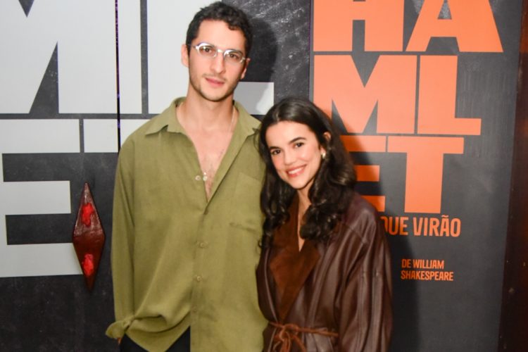 Manu Gavassi e o marido Júlio Reis