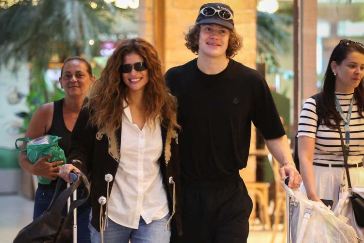 isadora cruz com lucas pinheiro no aeroporto santos dumont