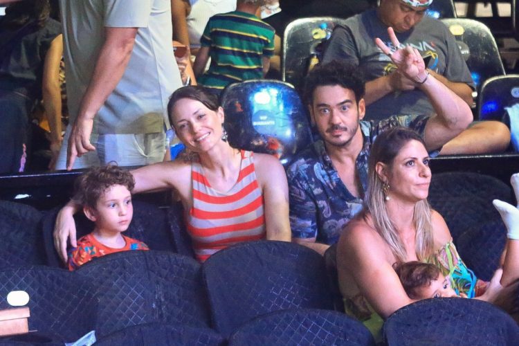 Marcos Veras, a esposa e o filho 