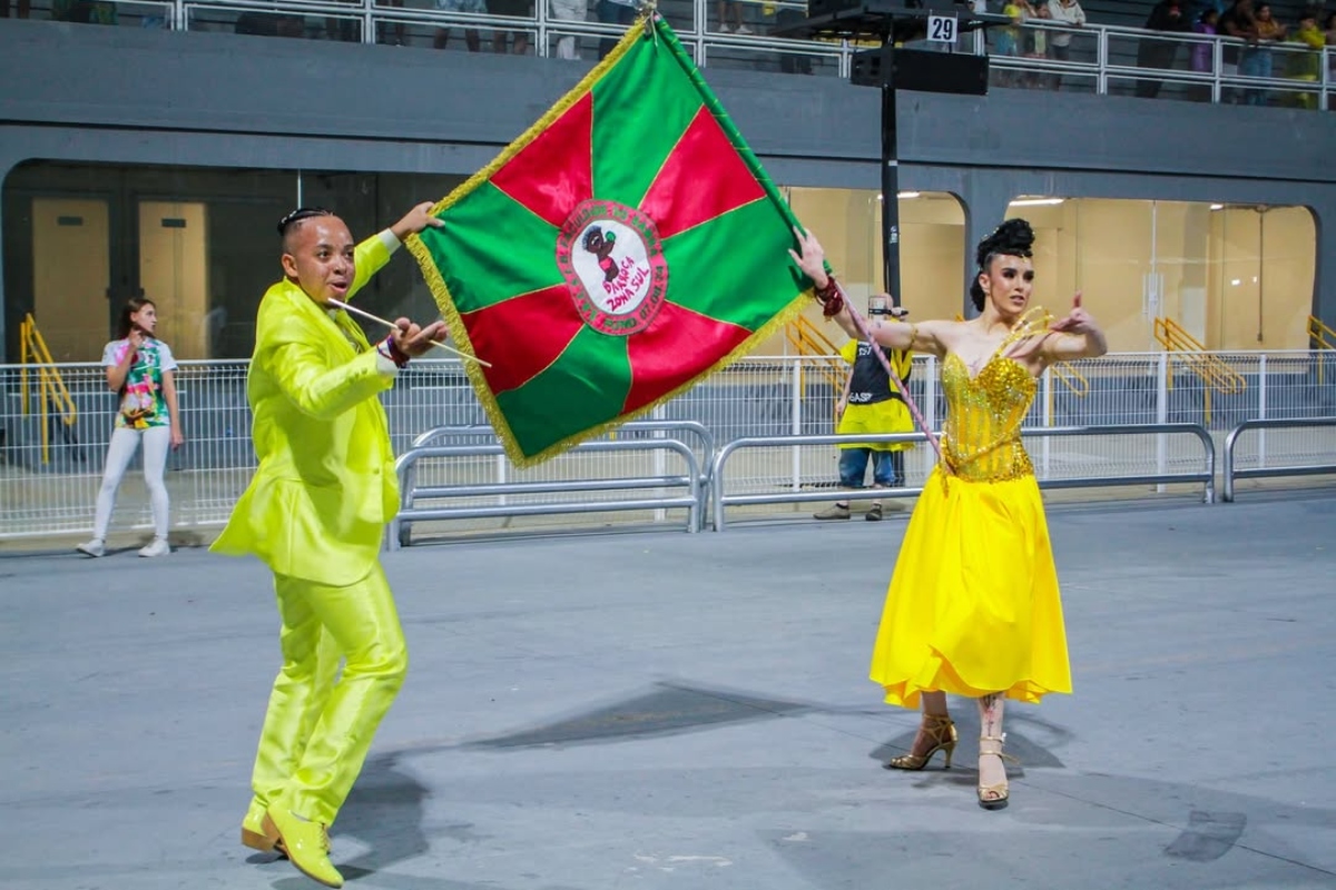Mestre sala e porta-bandeira da Barroca Zona Sul
