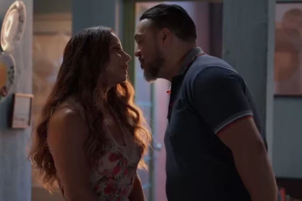 Consuelo (Viviane Araújo) e Misael (Belo)