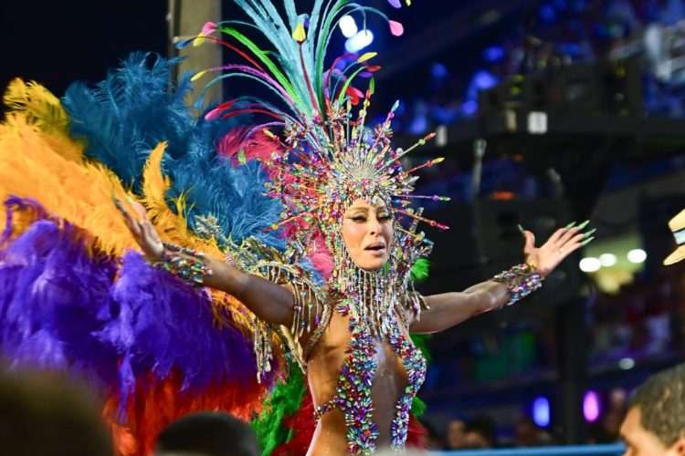 Sabrina Sato, rainha de bateria da Vila Isabel