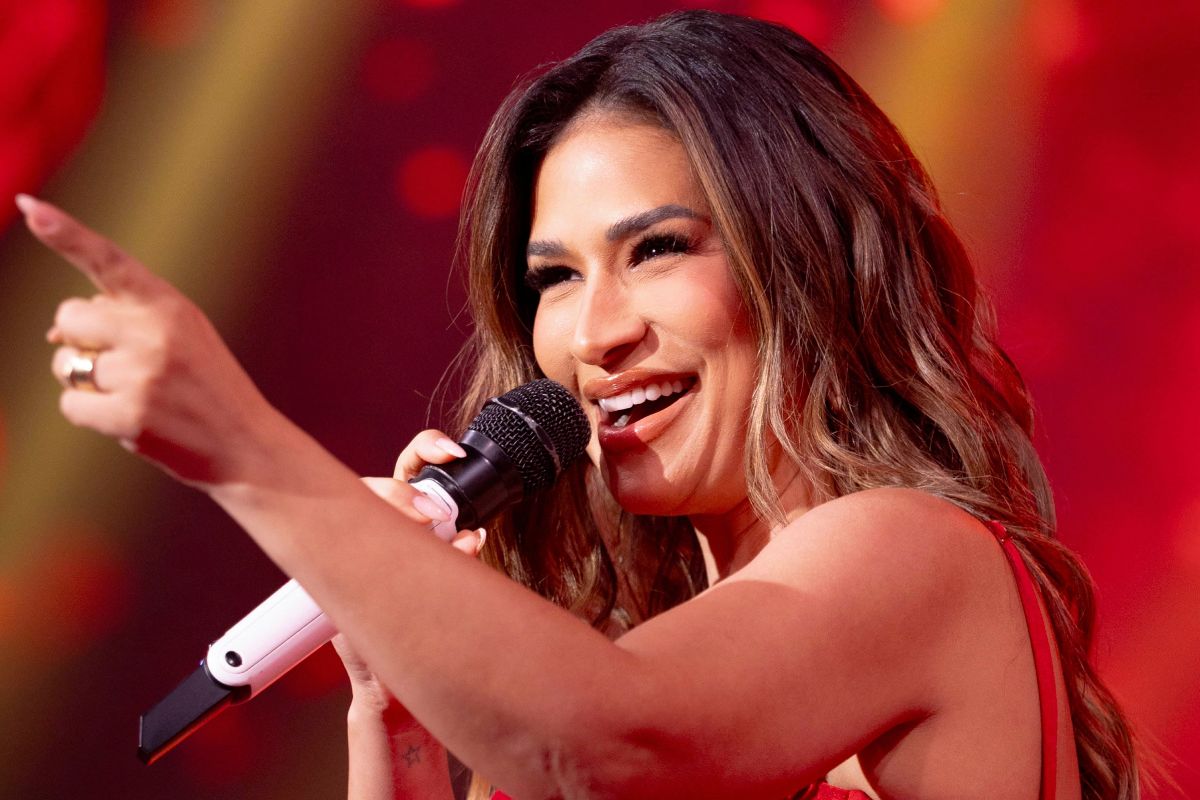 Simone Mendes canta seus sucessos no Domingão com Huck