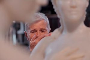 Kasper encontra estátua em Três Graças