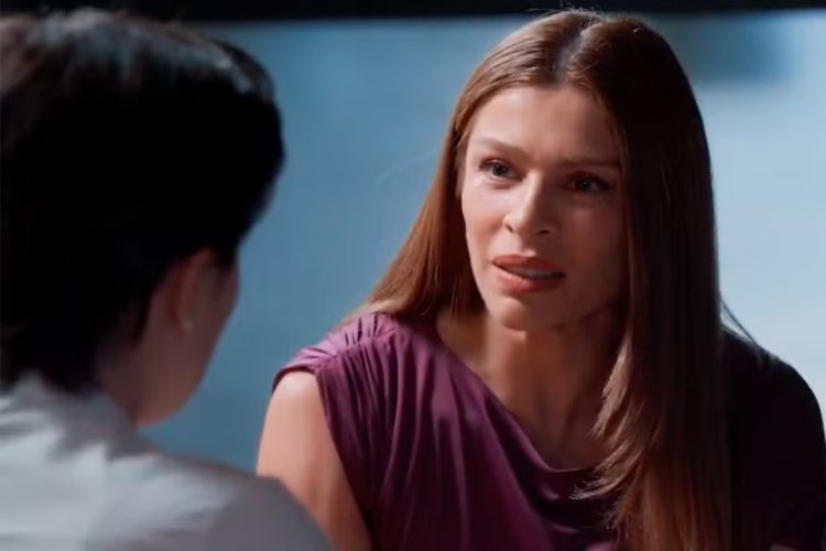 Arminda confronta Samira em "Três Graças"