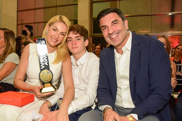 Ana Hickmann com Edu Guedes e o filho