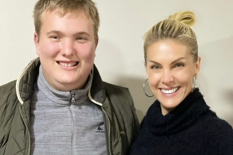 Ana Hickmann com o irmão