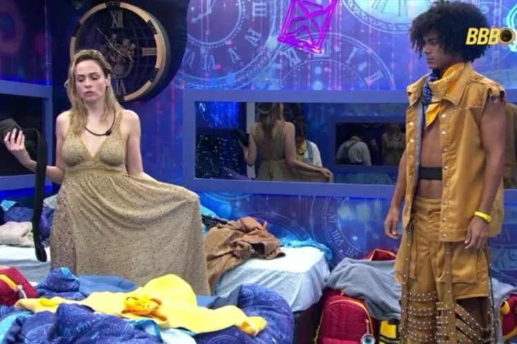 Ana Paula se recusa a usar figurino da festa