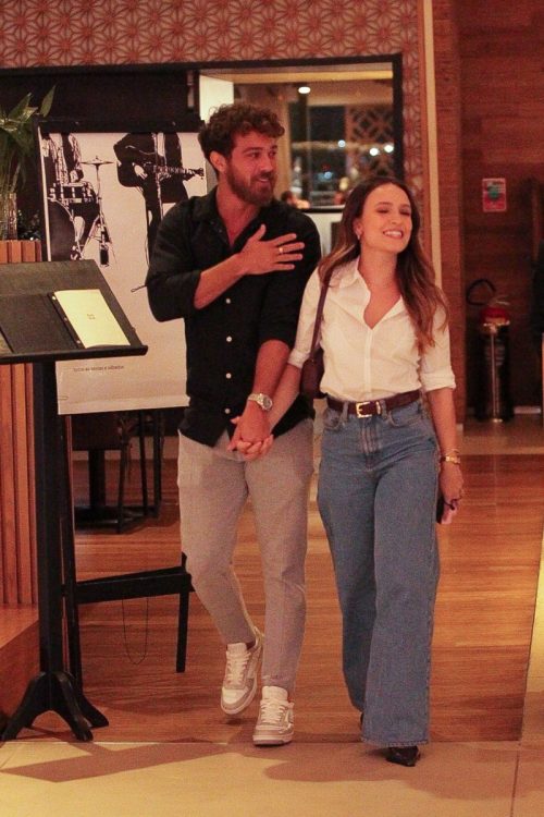 André Luiz Frambach e Larissa Manoela