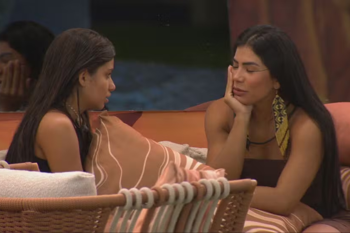 Gabriela e Marciele conversam sobre o Paredão