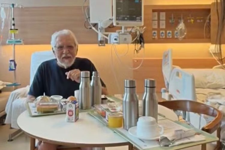 Carlos Alberto de Nóbrega internado