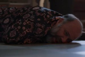 Célio (Otávio Müller)