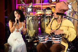 Cecília Buarque e o pai, Carlinhos Brown