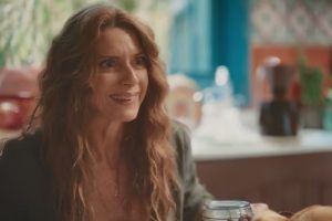 Janete (Leticia Spiller) decide comprar o Maquetrefe em Coração Acelerado