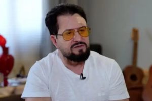 Cantor sertanejo Marrone