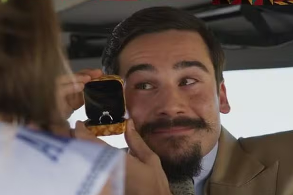 A Nobreza do Amor: Mirinho dá anel de compromisso a Virgínia em troca de favor