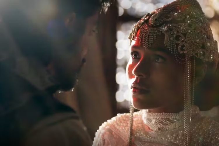 Omar (Rodrigo Simas) e Alika (Duda Santos), em 'A Nobreza do Amor'