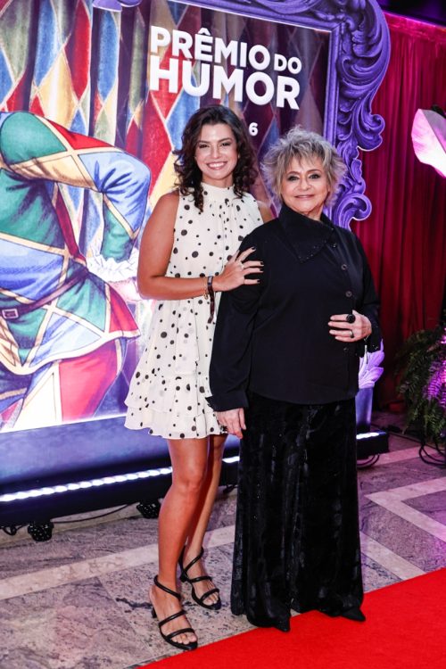 Fafy Siqueira e a namorada