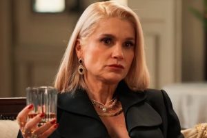 Sandra (Flávia Alessandra), em Êta Mundo Melhor