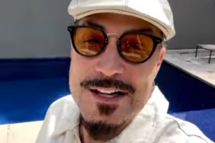 selfie de latino