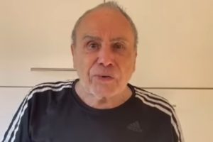 stenio garcia se pronunciando sobre processo com as filhas