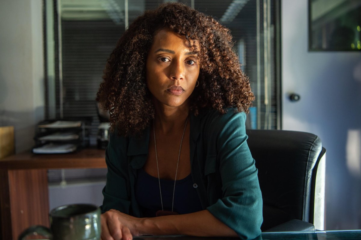 Delegada Lopes (Taís Araujo) em Reencarne
