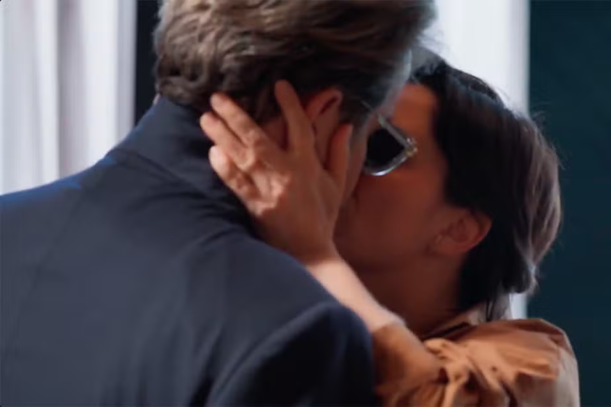 Ferrete beija Samira em 'Três Graças'