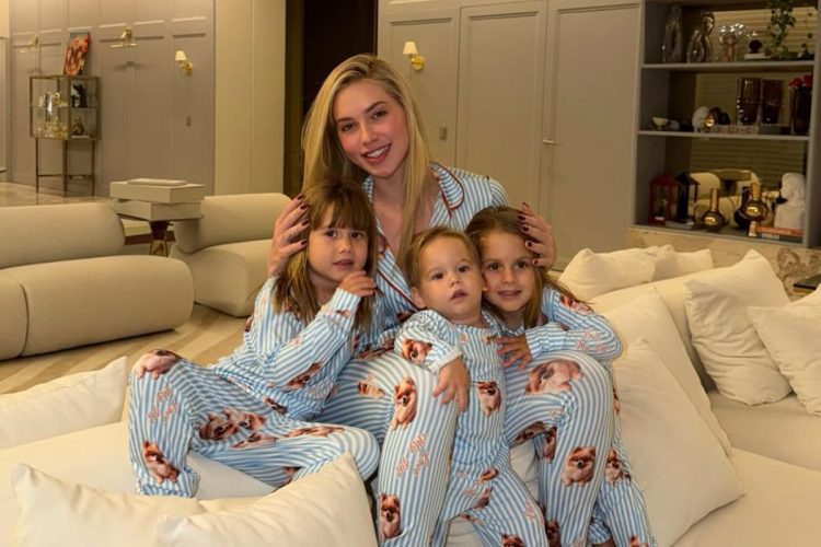 Virginia Fonseca com os filhos